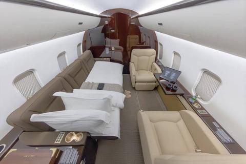 Открыть на весь экран Challenger 850 2
